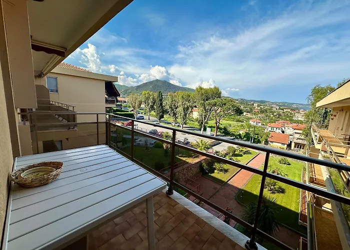 Casa Mary - Zona Tranquilla, Ideale Per Famiglie, Aria Condizionata Lejlighed Loano
